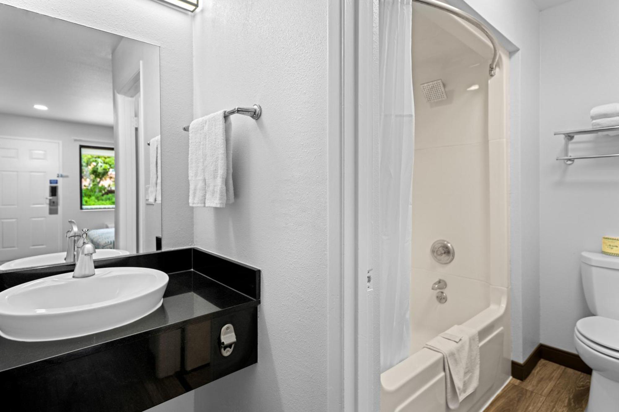 6-monterey, Ca 2* Monterey